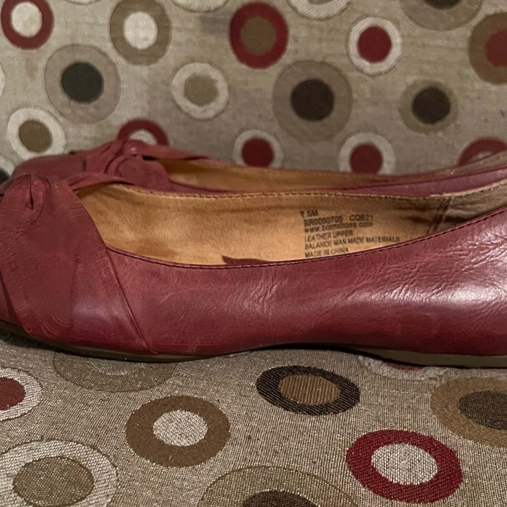 Brand: BORN Womens Lilly Knot-Front Slip On Ballet Flats Red Size 7.5 - Picture 4 of 6